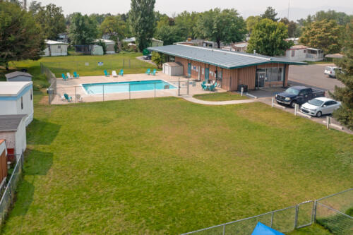 Bonneville Gardens Community Aerial Pool